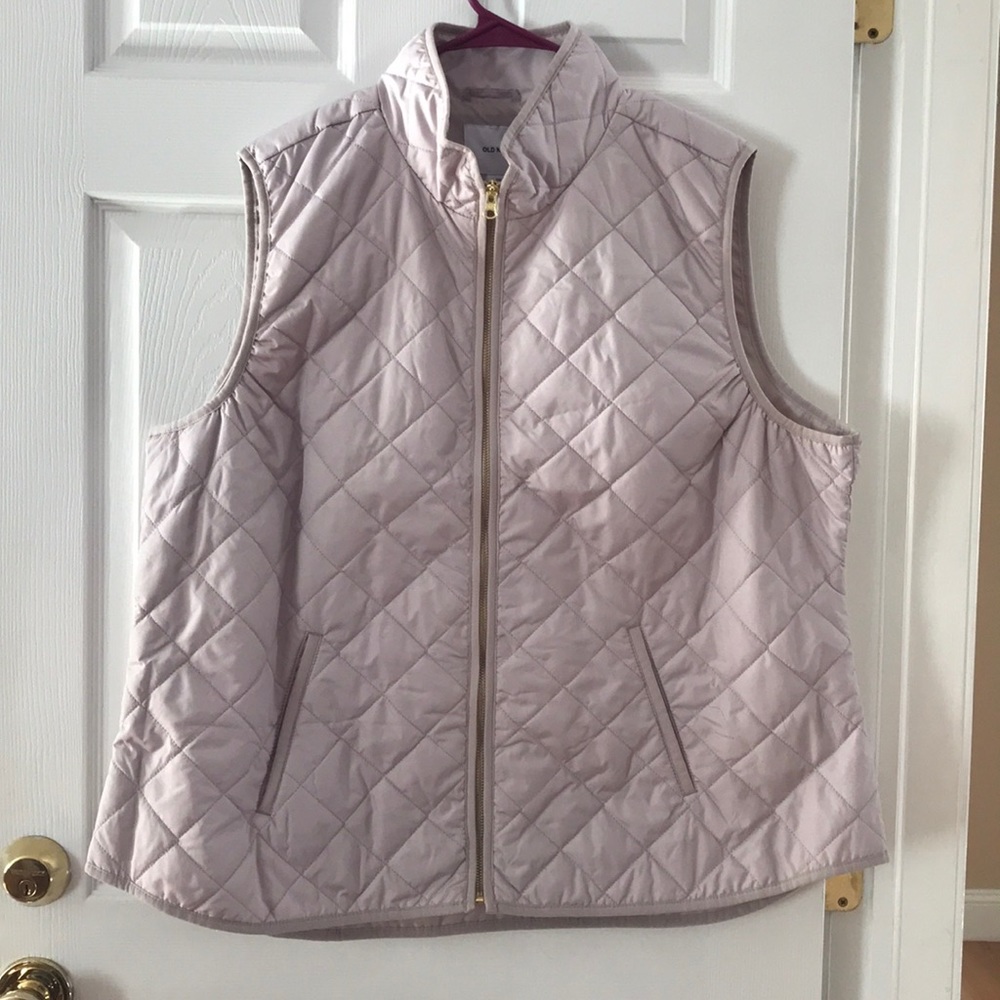 Muted pink Puffed vest